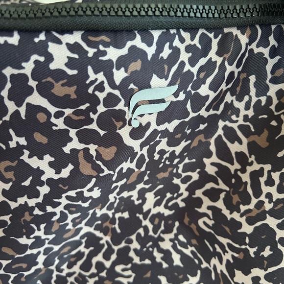 FABLETICS The Convertible Travel BagBrutalist Khaki Lisa Leo Animal Print NEW - Picture 10 of 12